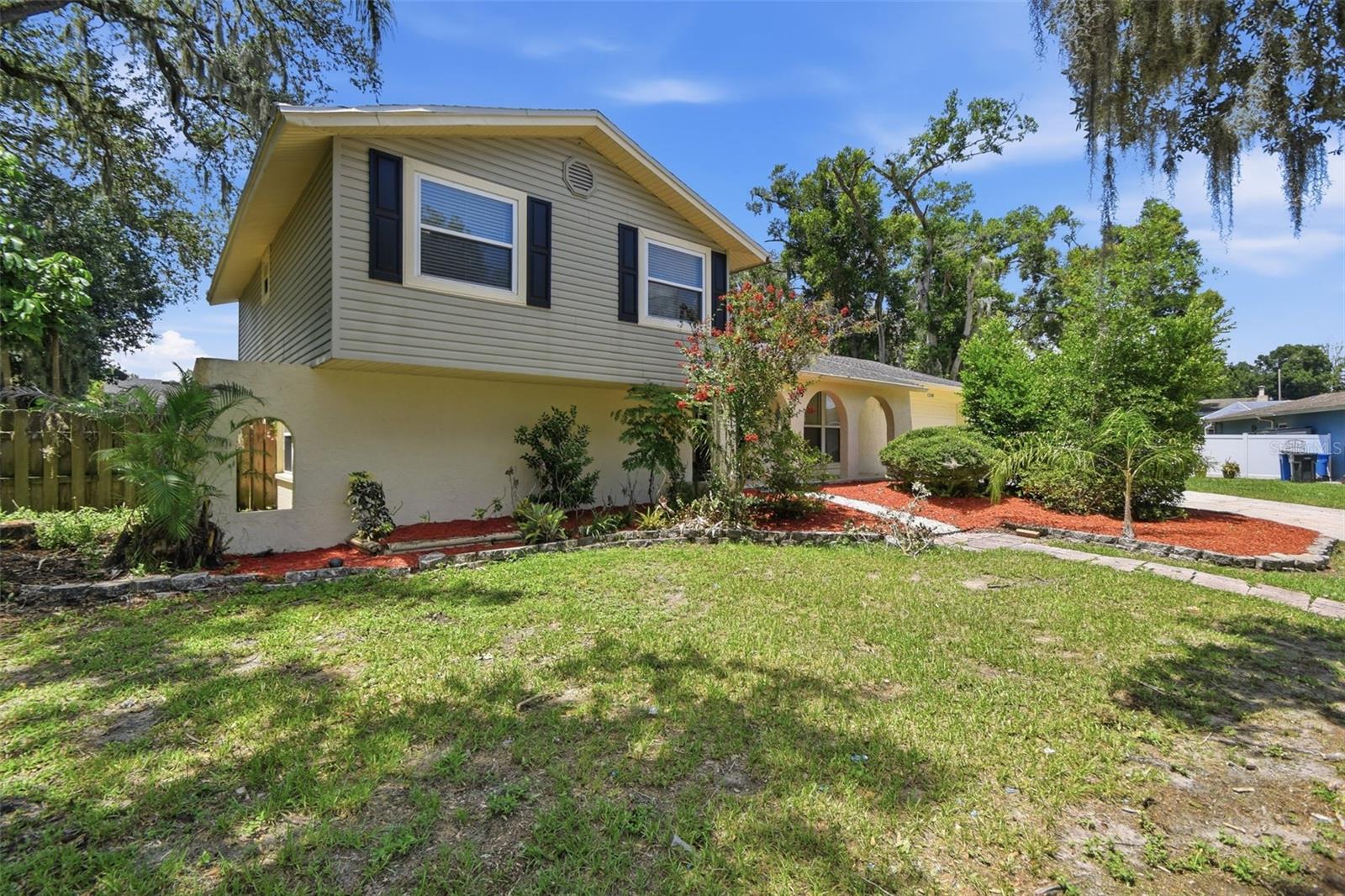 BRANDON LAKES - Residential