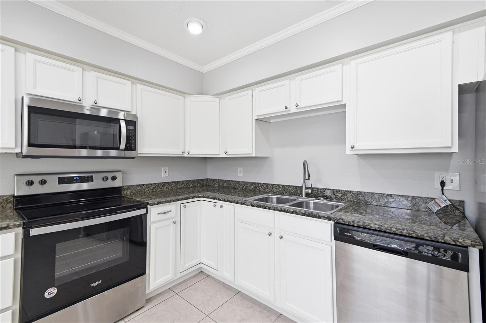 BRANDON LAKES - Residential