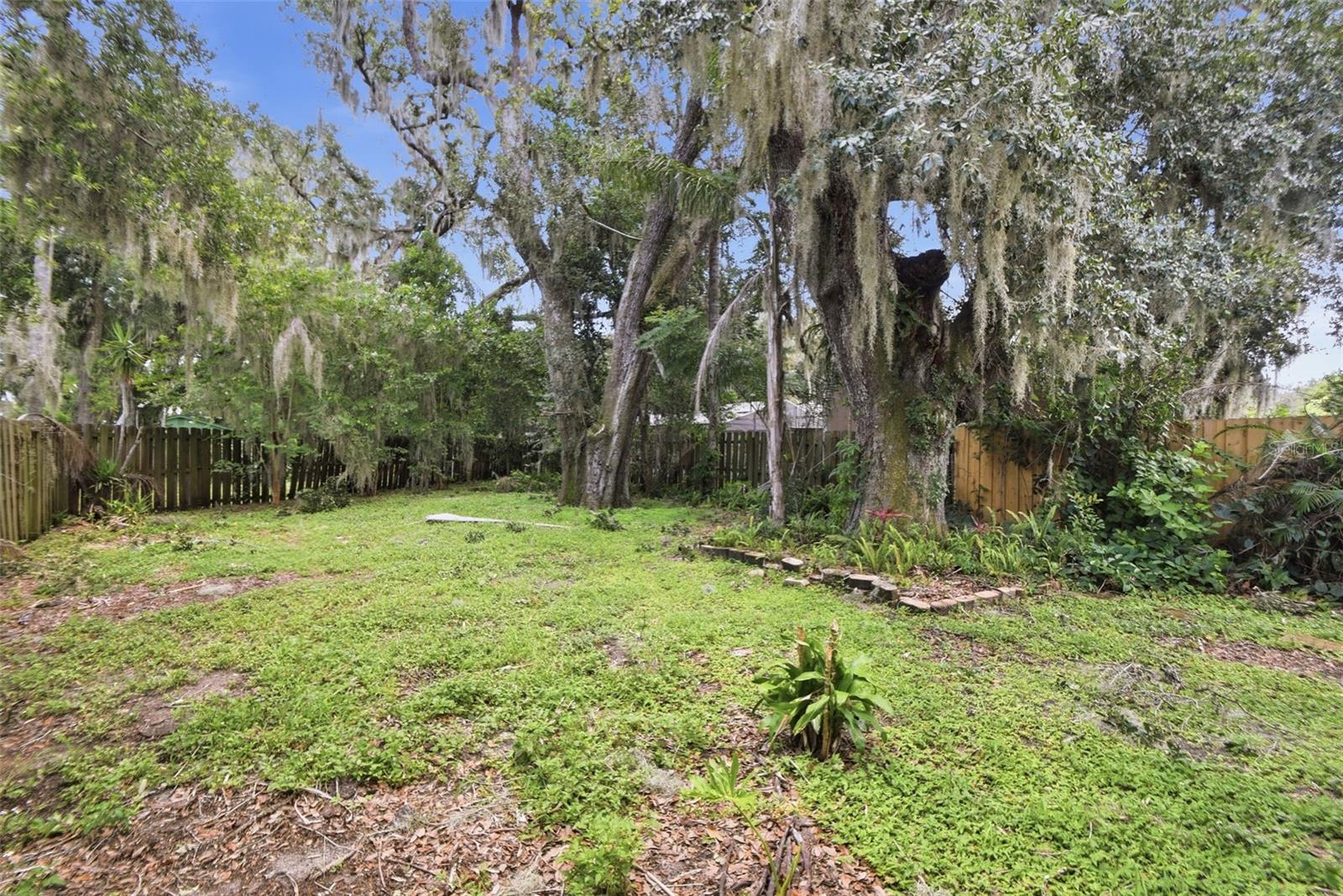 BRANDON LAKES - Residential
