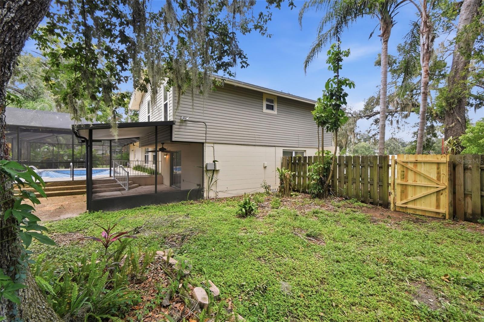 BRANDON LAKES - Residential