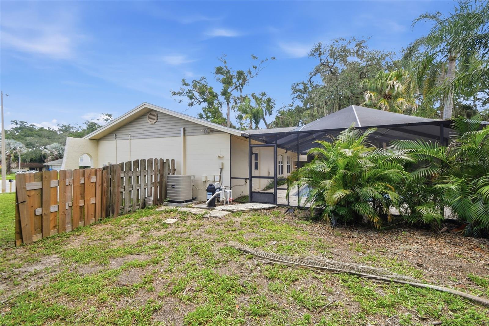 BRANDON LAKES - Residential