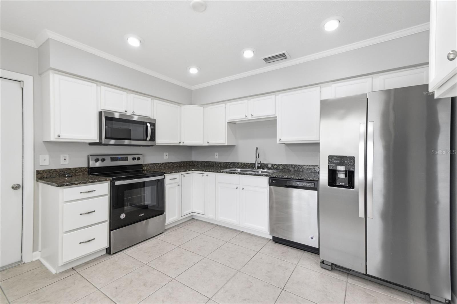BRANDON LAKES - Residential
