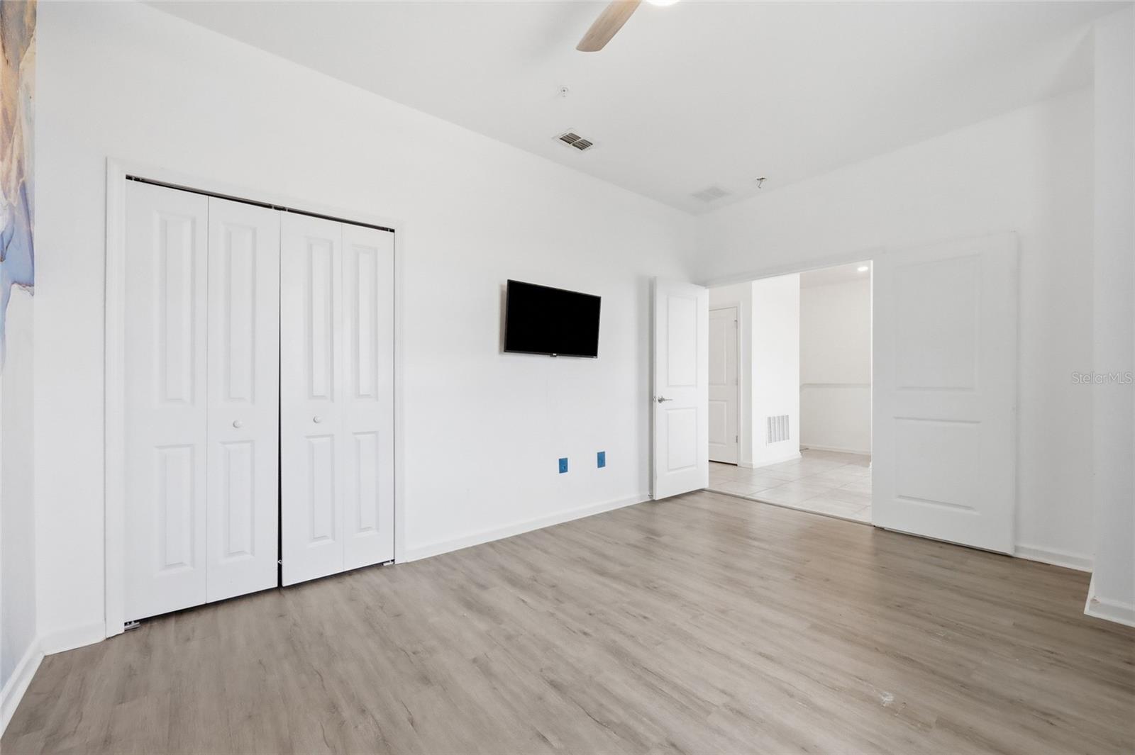 CHAMPIONSGATE CONDO 4 PH 22 & 23 - Residential