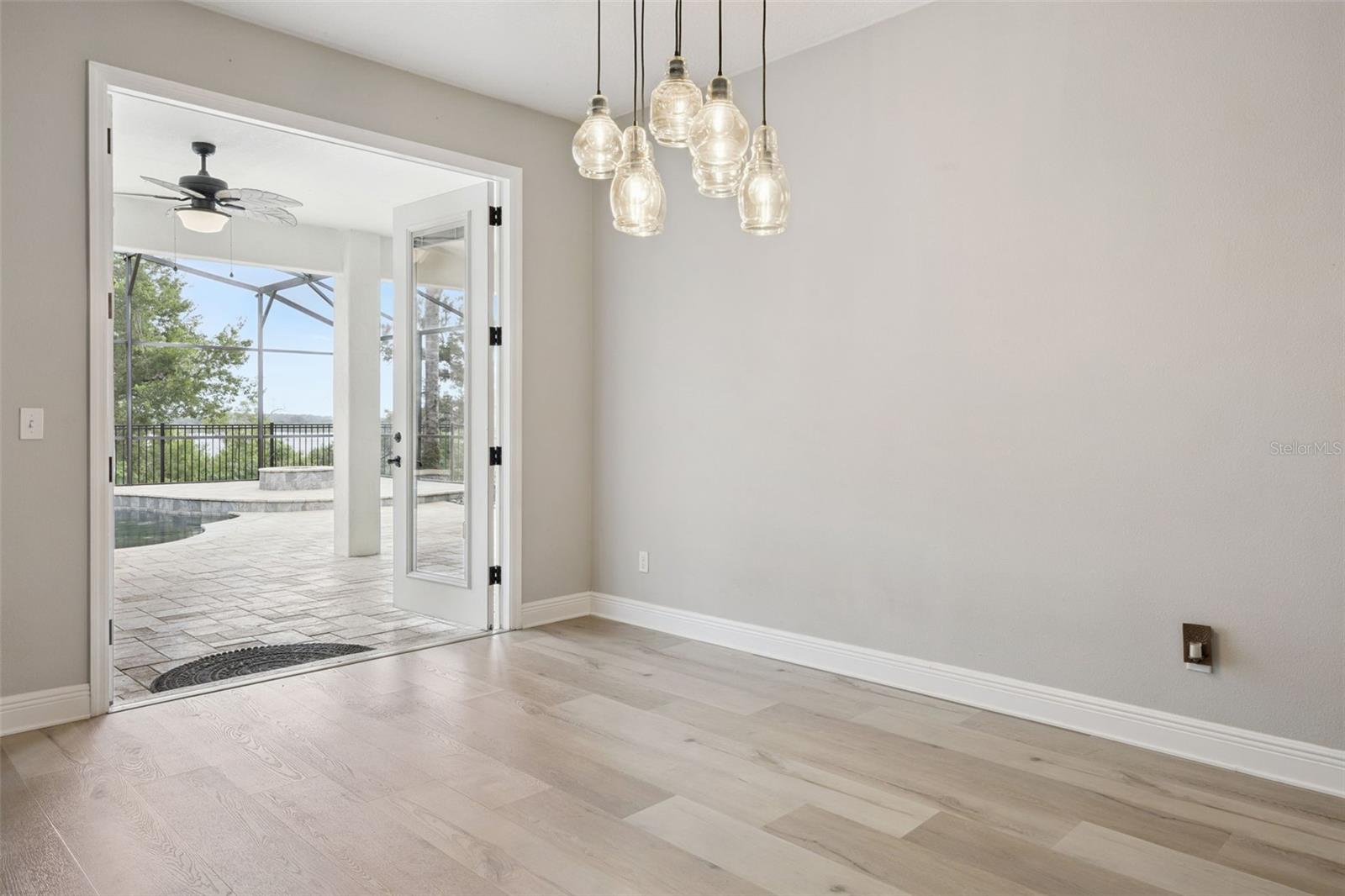 COLINA BAY - Residential
