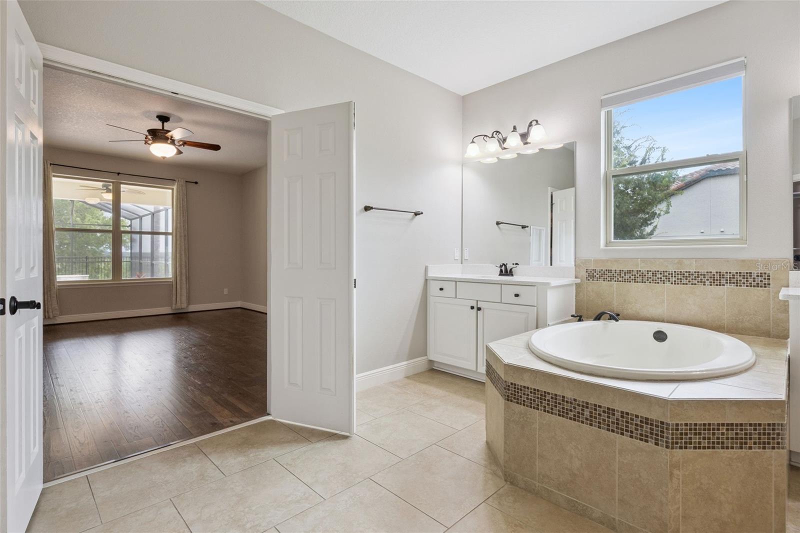 COLINA BAY - Residential
