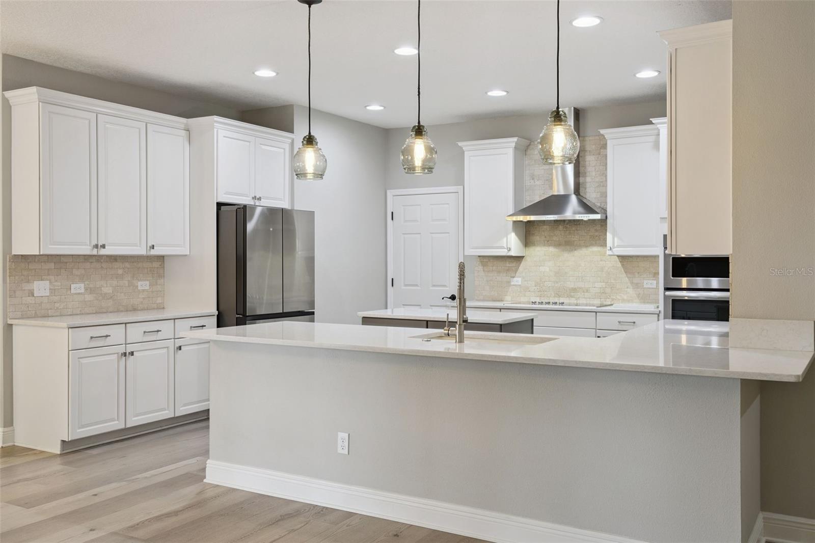 COLINA BAY - Residential