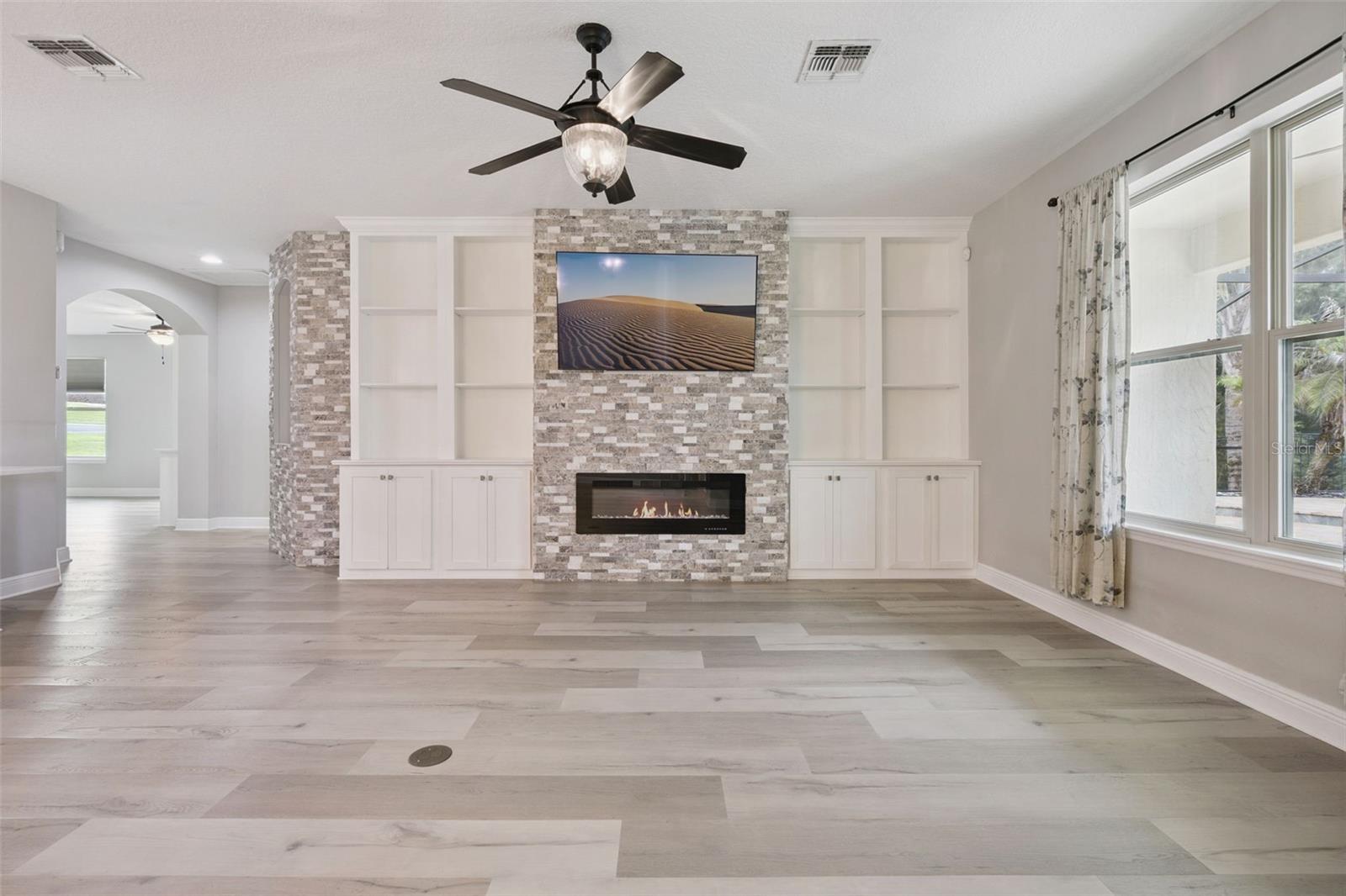 COLINA BAY - Residential