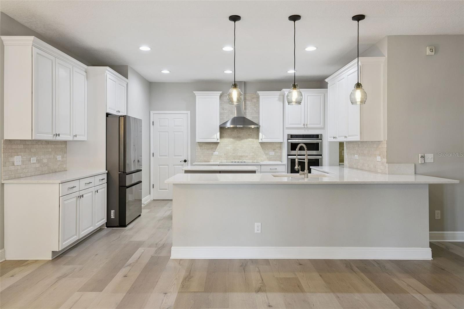 COLINA BAY - Residential