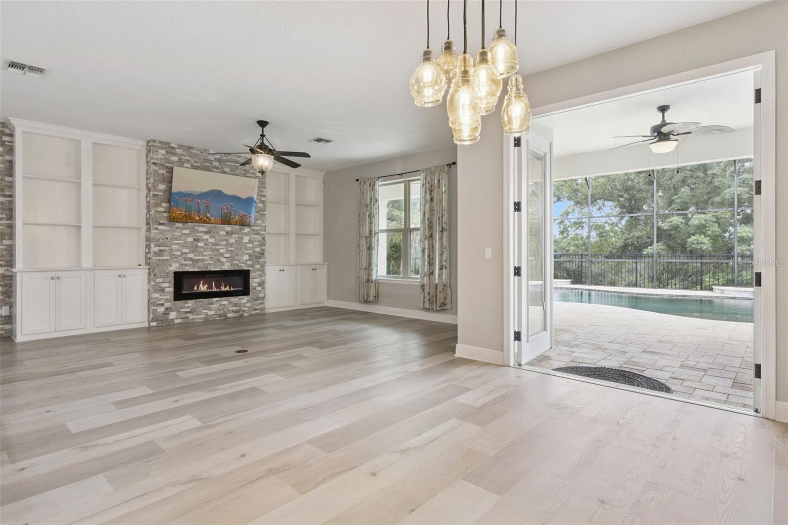 COLINA BAY - Residential