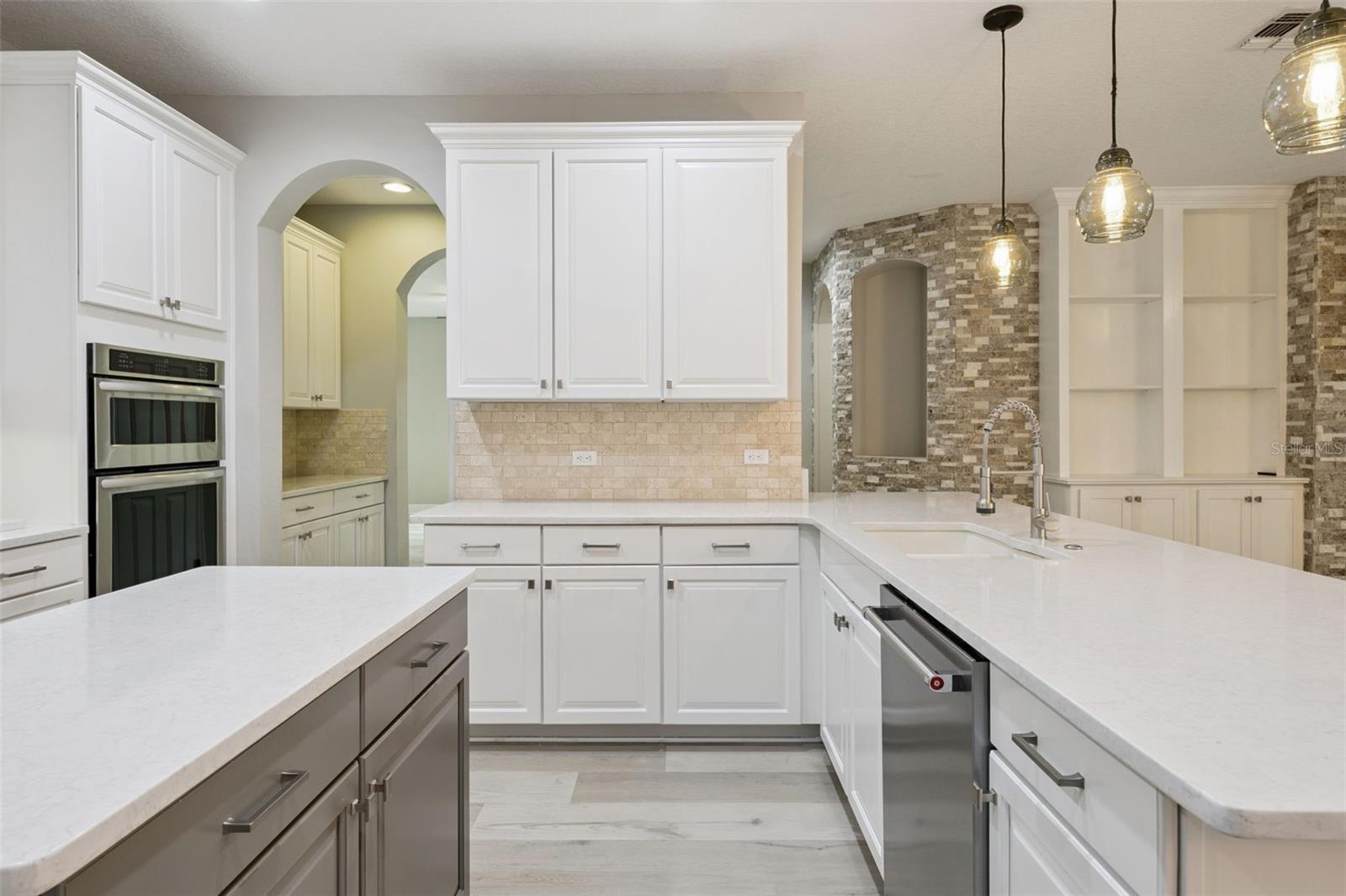 COLINA BAY - Residential