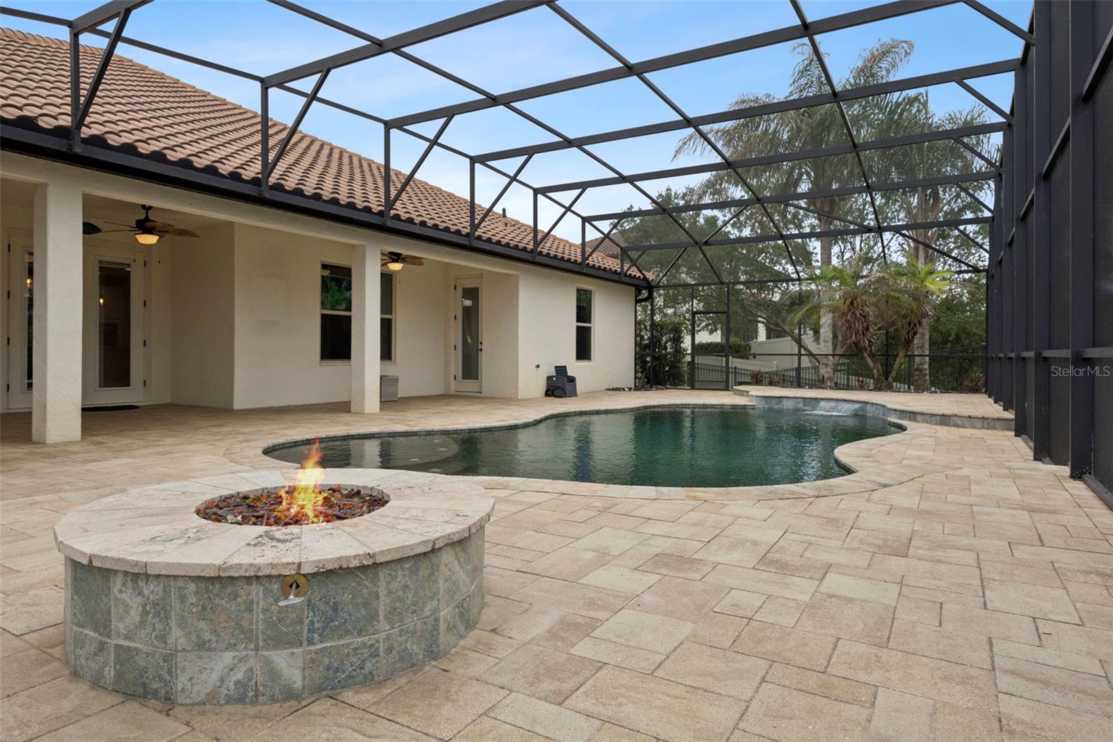 COLINA BAY - Residential