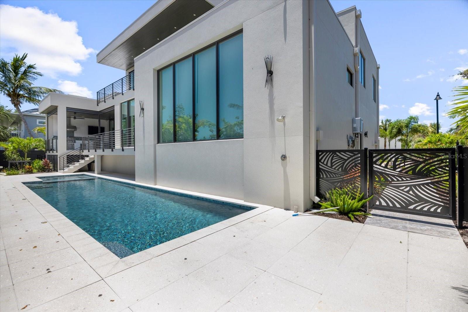 SLEEPY LAGOON PARK - Residential