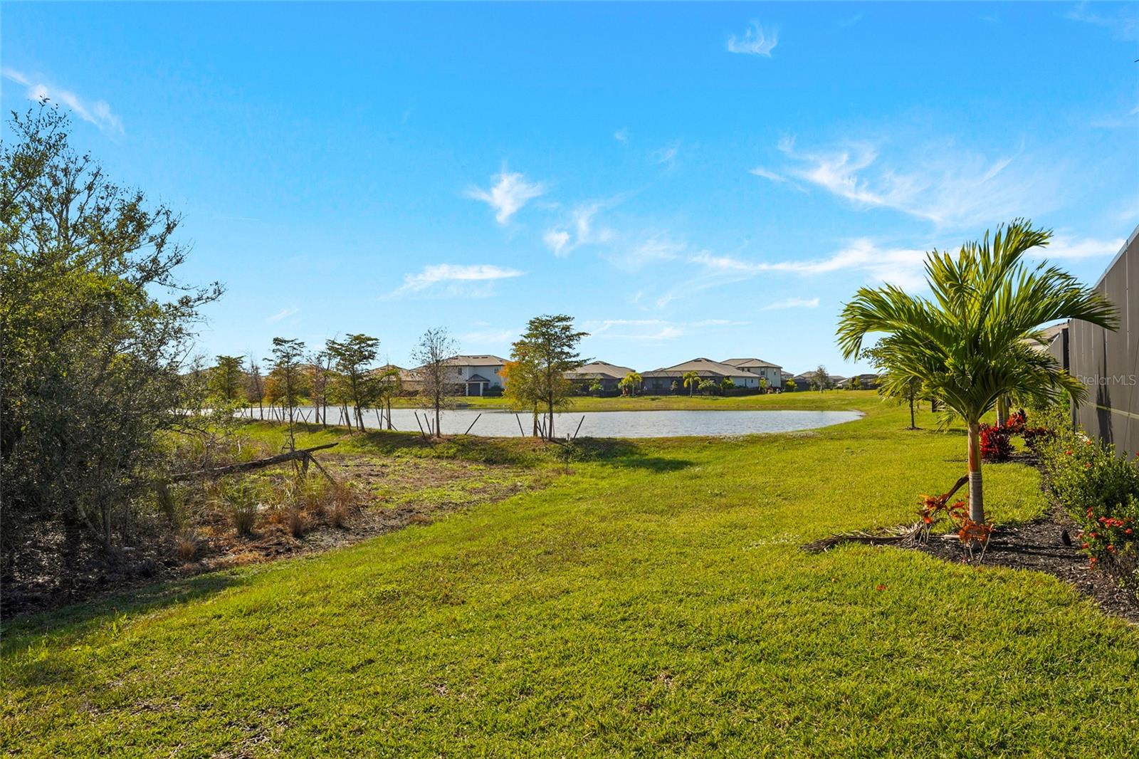 LORRAINE LAKES - Residential