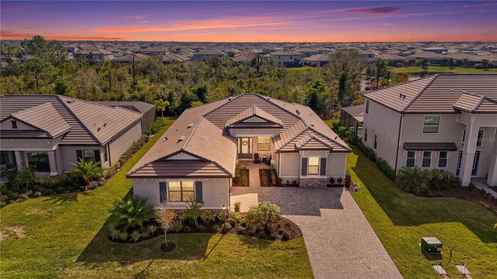 LORRAINE LAKES - Residential