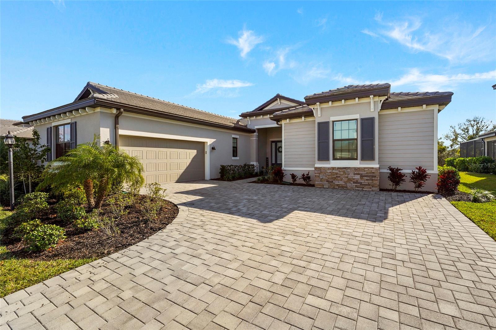 LORRAINE LAKES - Residential