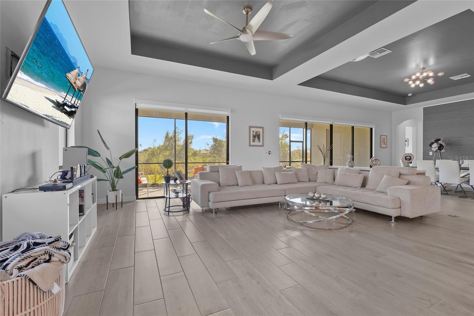 LORRAINE LAKES - Residential