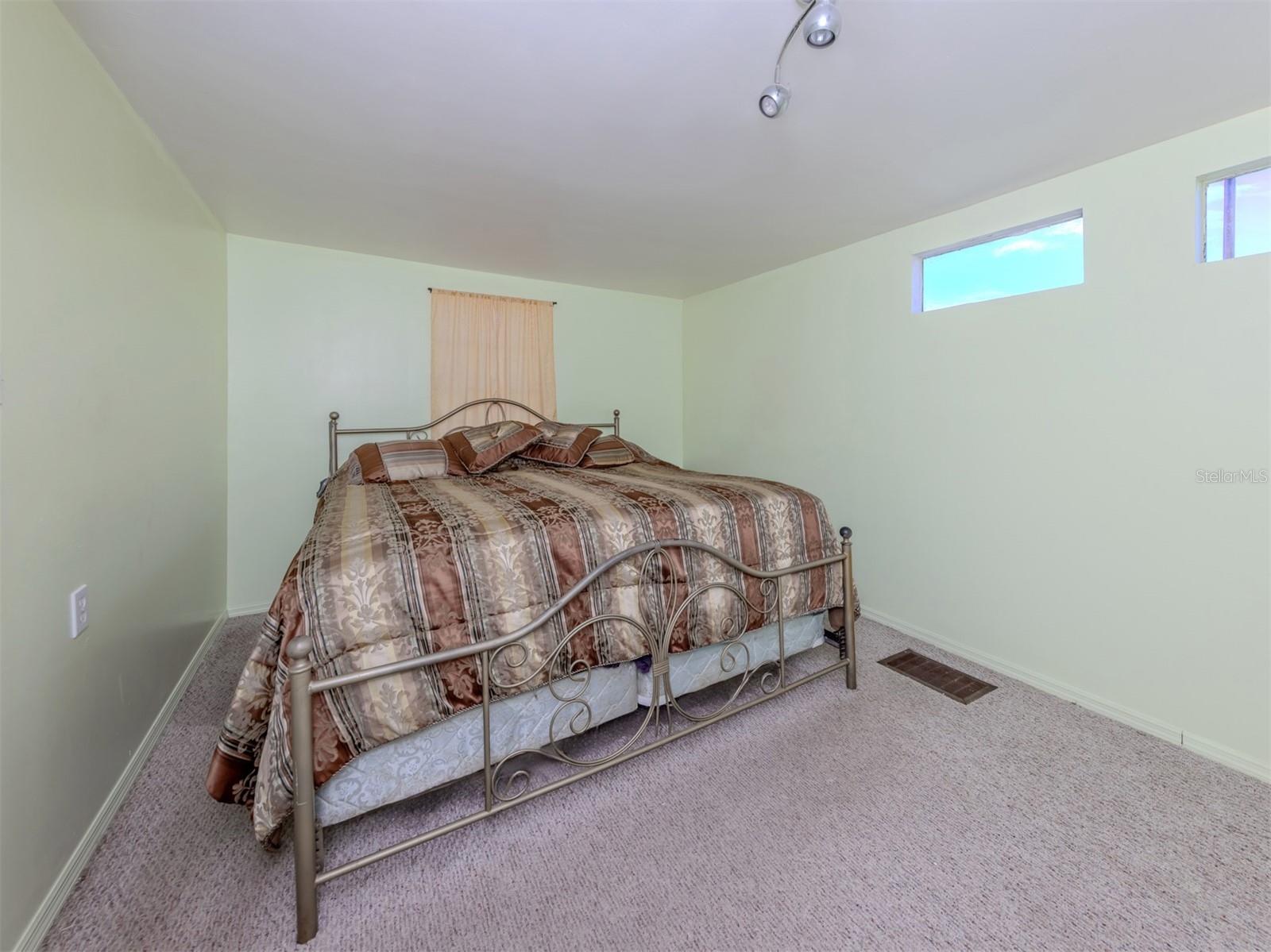 RIVER HAVEN - Residential