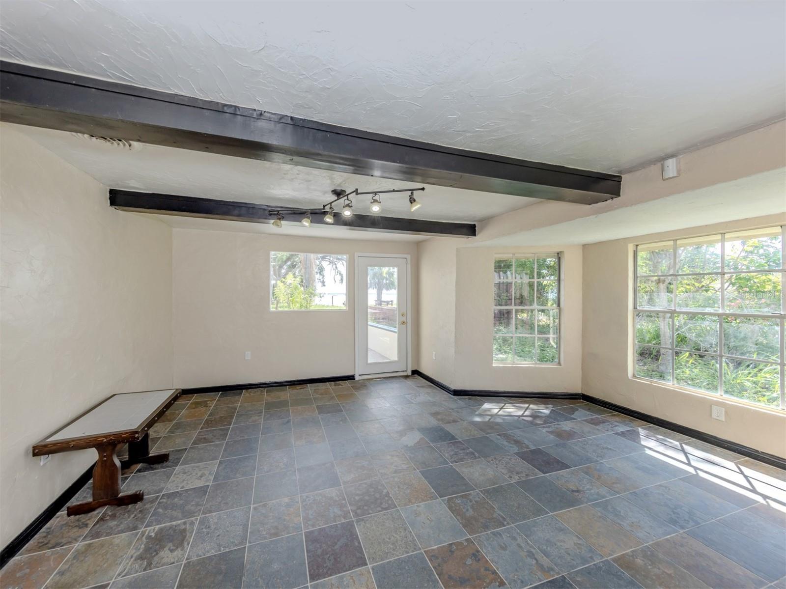 RIVER HAVEN - Residential