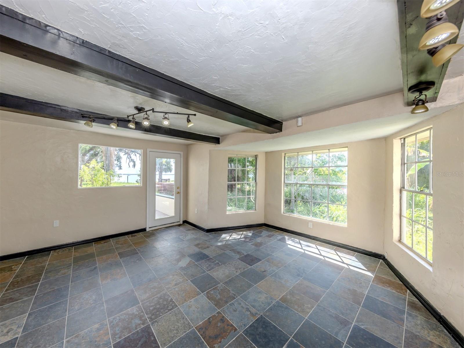 RIVER HAVEN - Residential