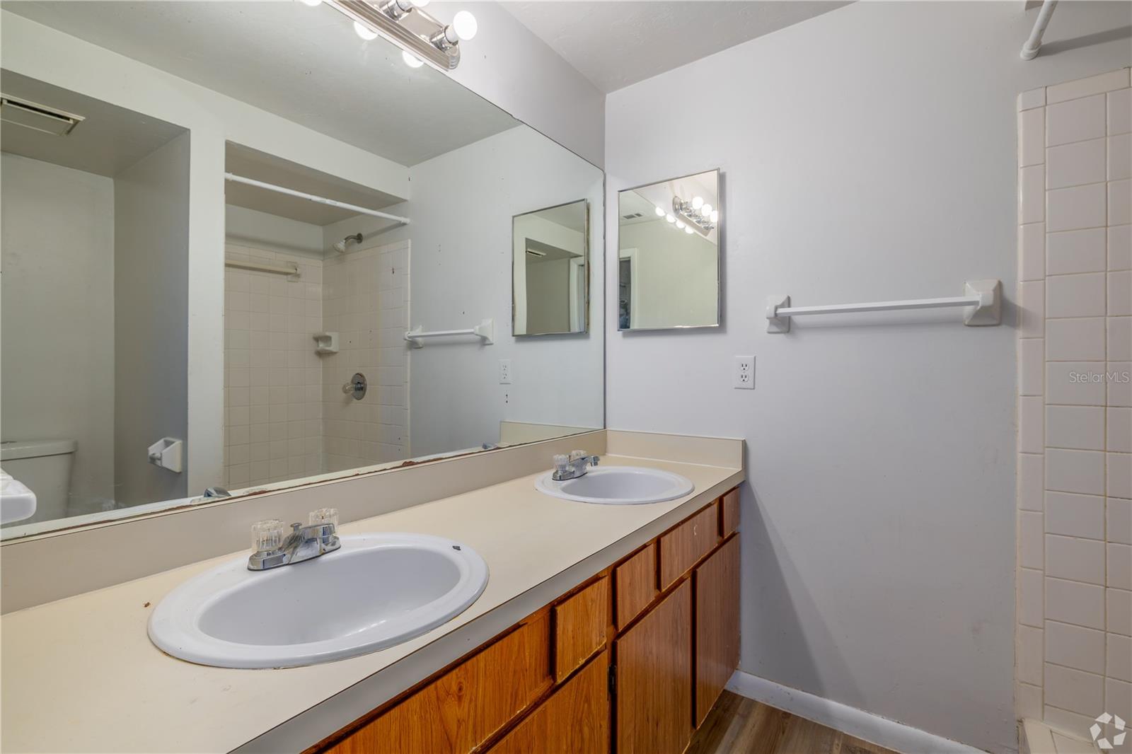 CEDAR RIDGE VILLAS - Commercial Sale
