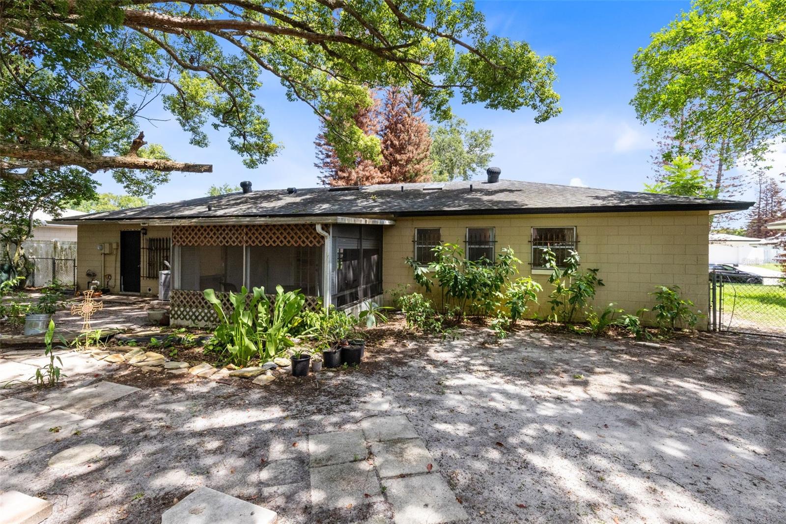 WOODCREST UNIT 03 - Residential