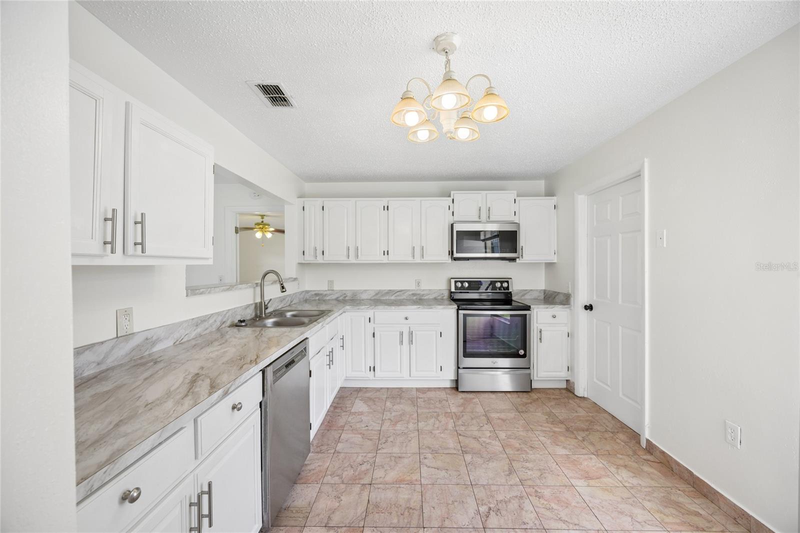 POINCIANA SUBDIVISION NBRHD 1 VIL 3 - Residential