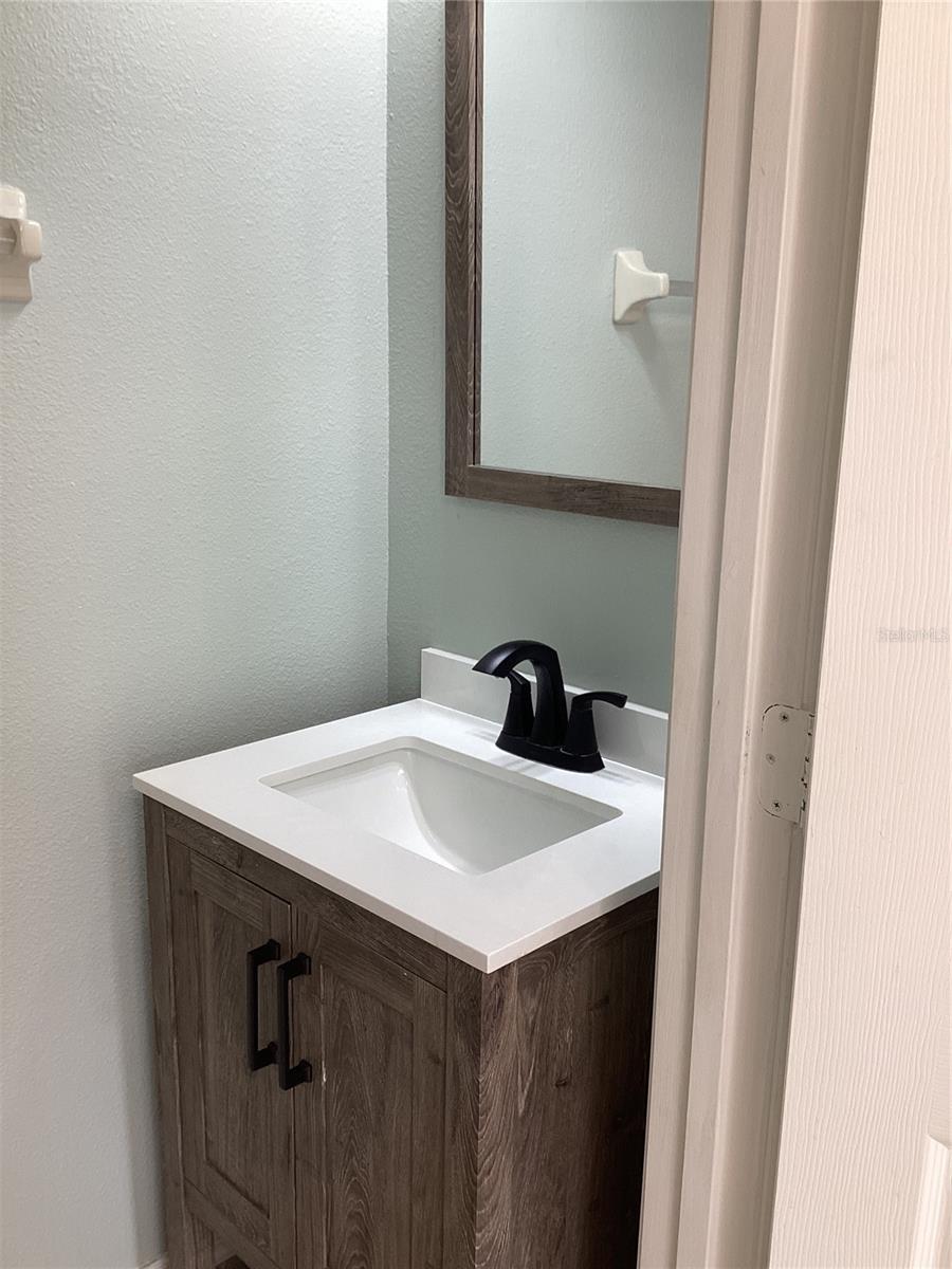 ENCLAVE/MOSS PARK - Residential Lease