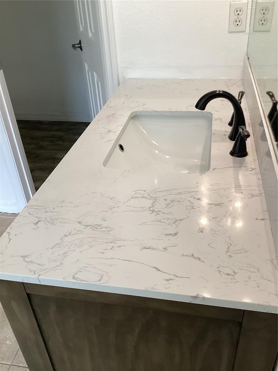 ENCLAVE/MOSS PARK - Residential Lease