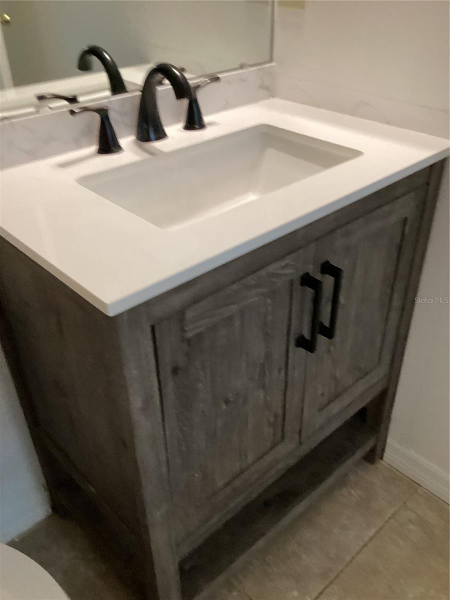 ENCLAVE/MOSS PARK - Residential Lease