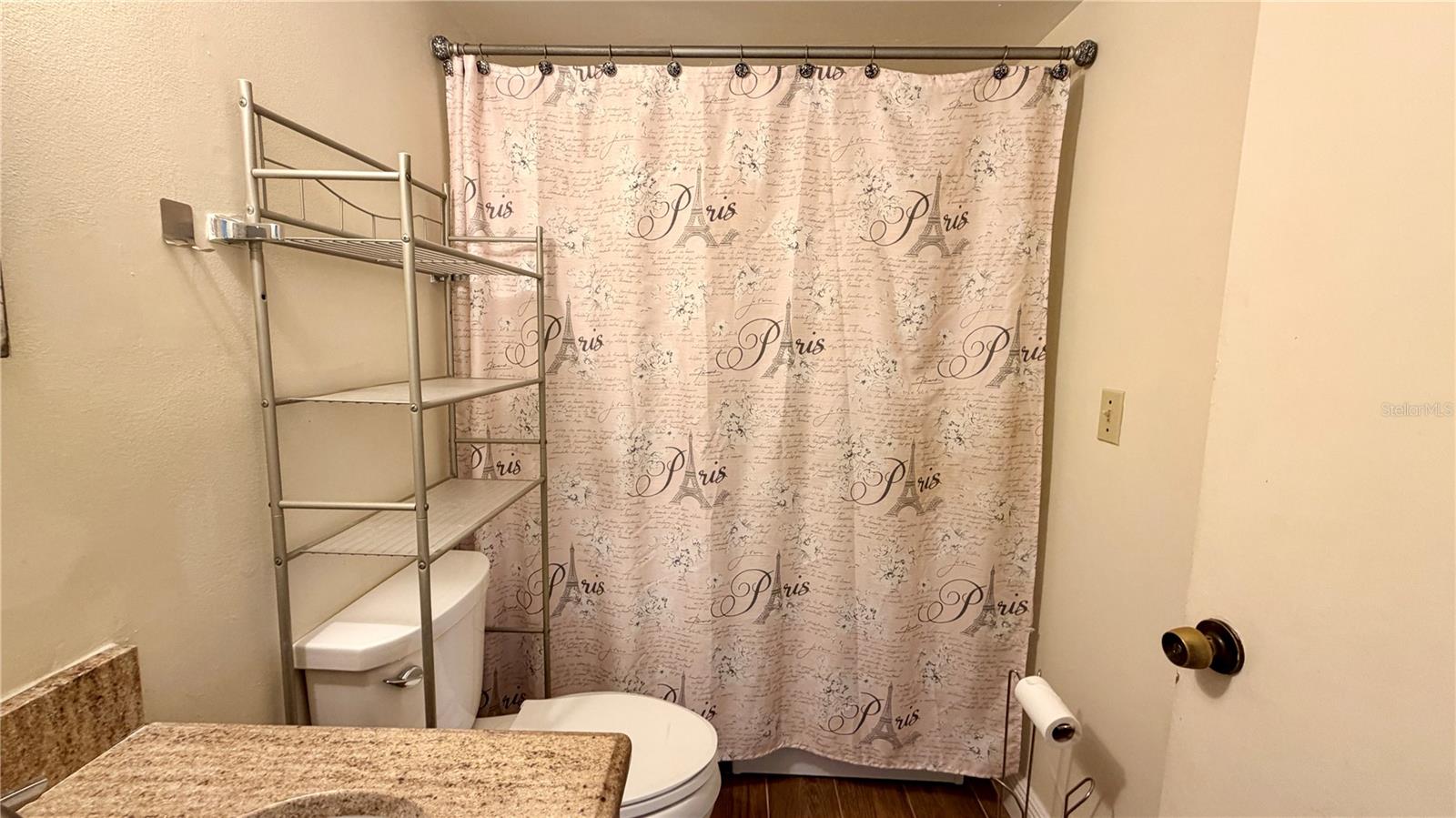 PINE SHADOWS CONDO PH 01 - Residential Lease
