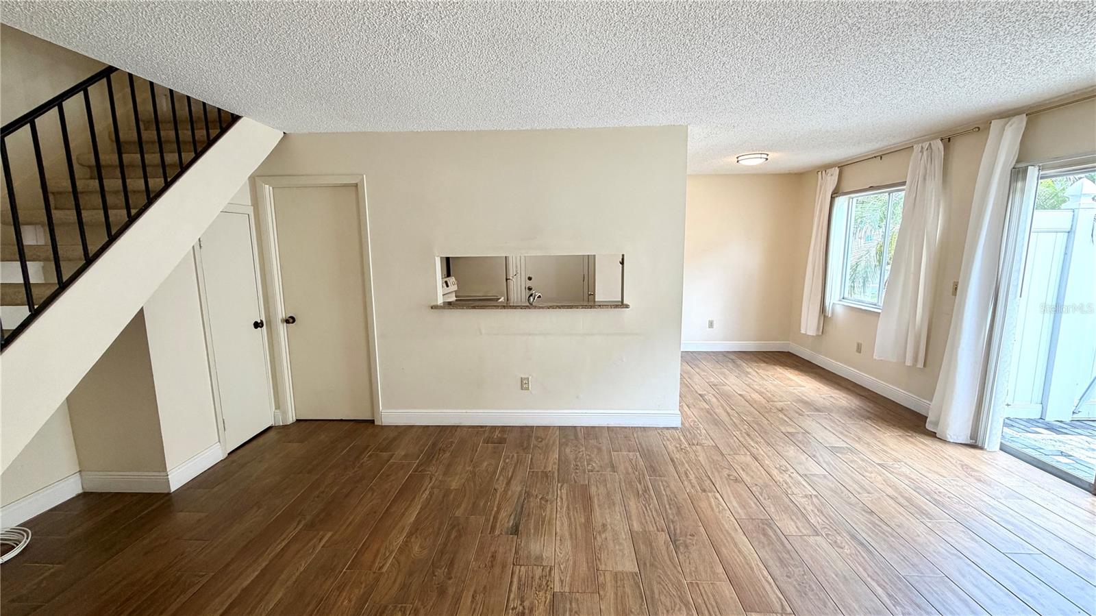 PINE SHADOWS CONDO PH 01 - Residential Lease