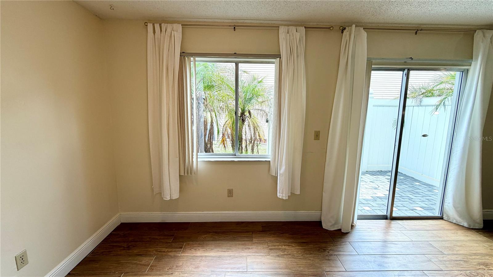 PINE SHADOWS CONDO PH 01 - Residential Lease