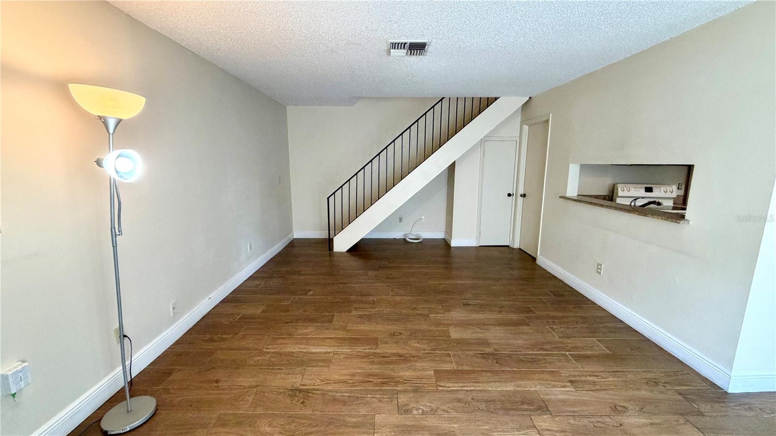 PINE SHADOWS CONDO PH 01 - Residential Lease