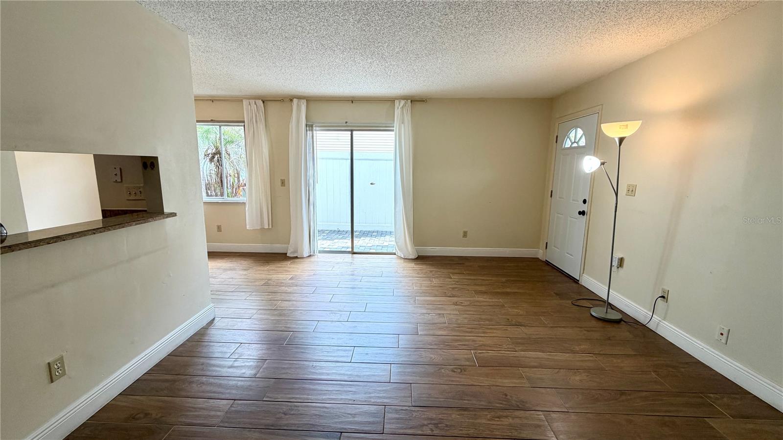 PINE SHADOWS CONDO PH 01 - Residential Lease