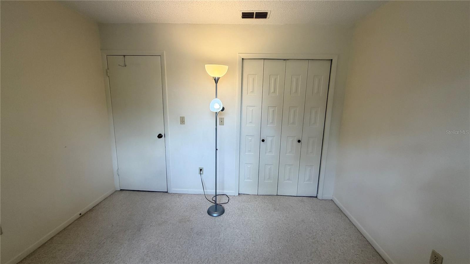 PINE SHADOWS CONDO PH 01 - Residential Lease