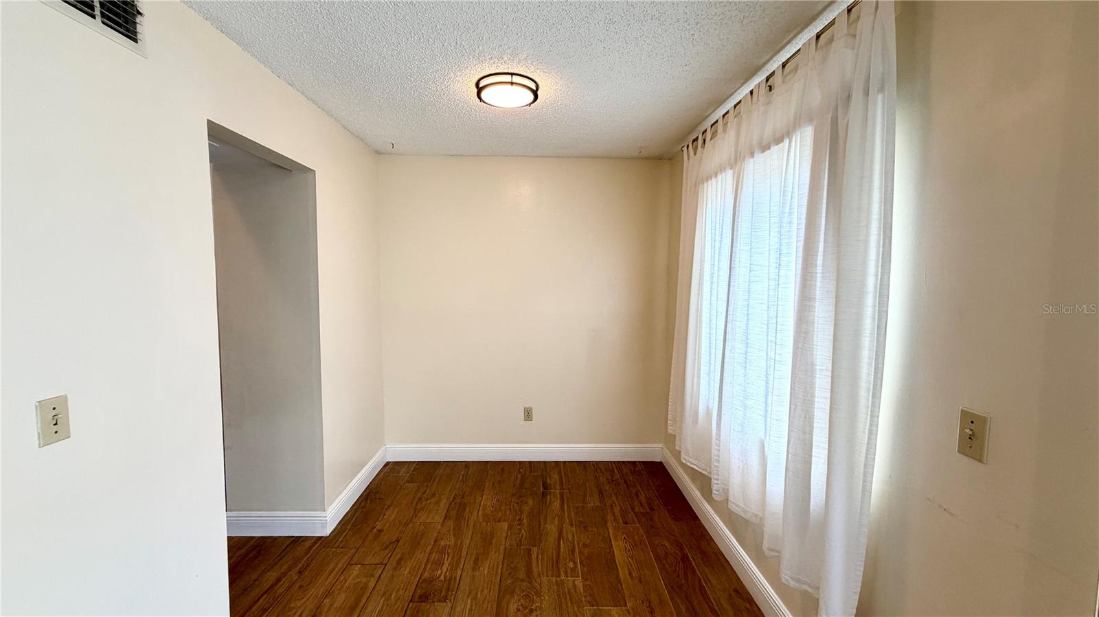 PINE SHADOWS CONDO PH 01 - Residential Lease