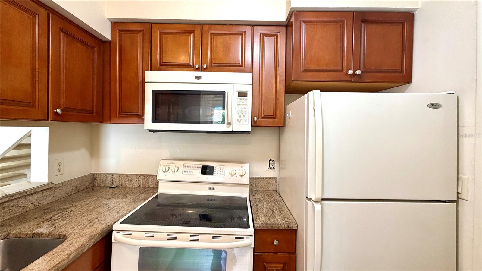 PINE SHADOWS CONDO PH 01 - Residential Lease
