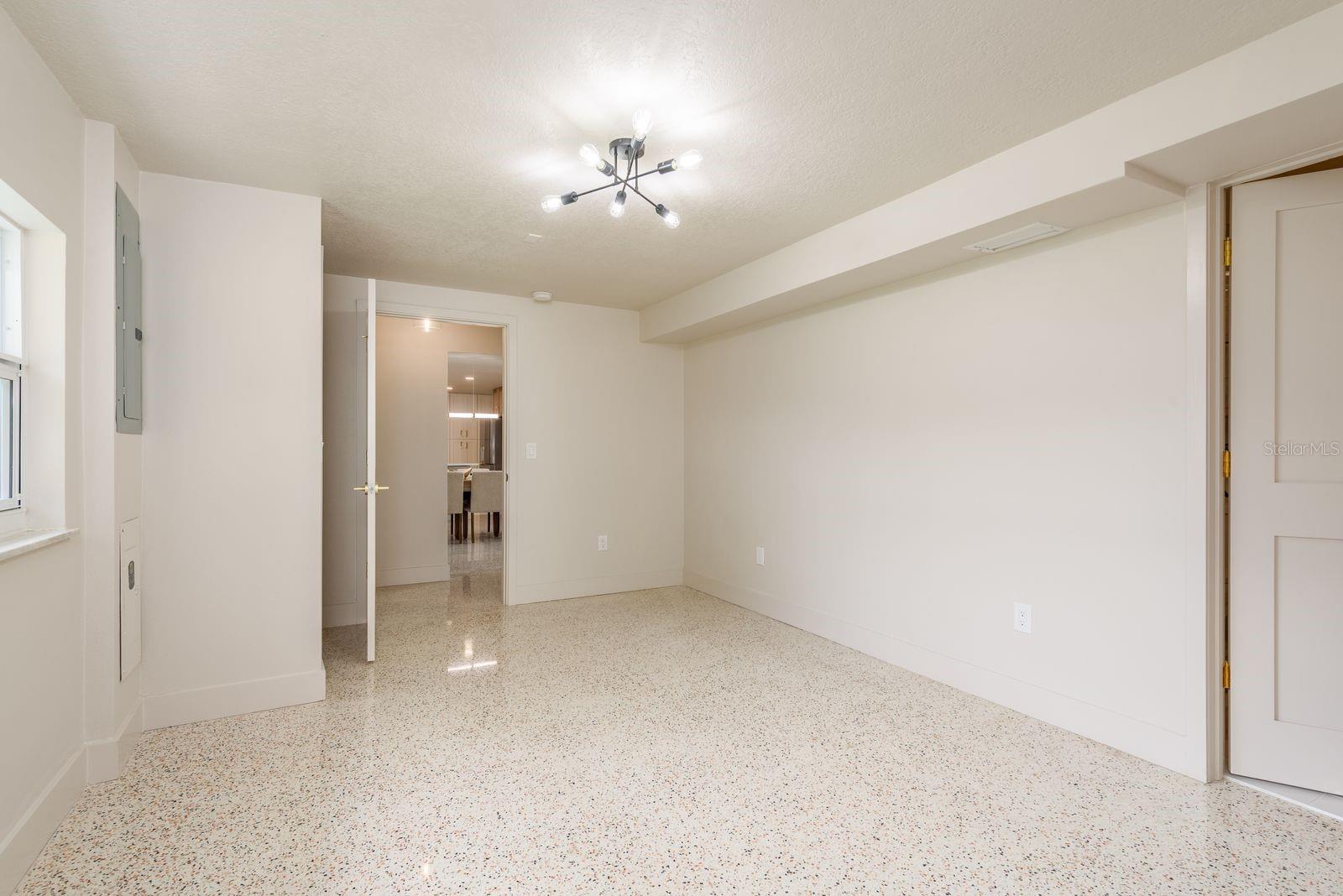 FAIRWAY ESTATES 4TH ADD - Residential