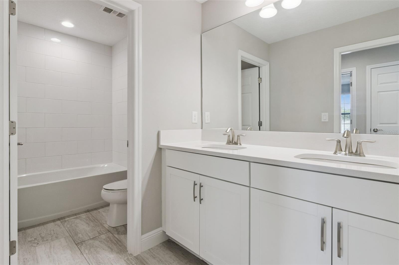 HINTON HAWKSTONE PH 1A1 - Residential