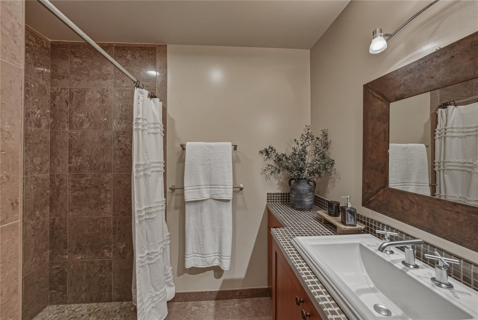 SNELL ISLE SHORES - Residential