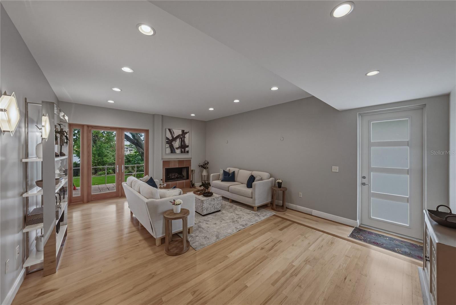 SNELL ISLE SHORES - Residential