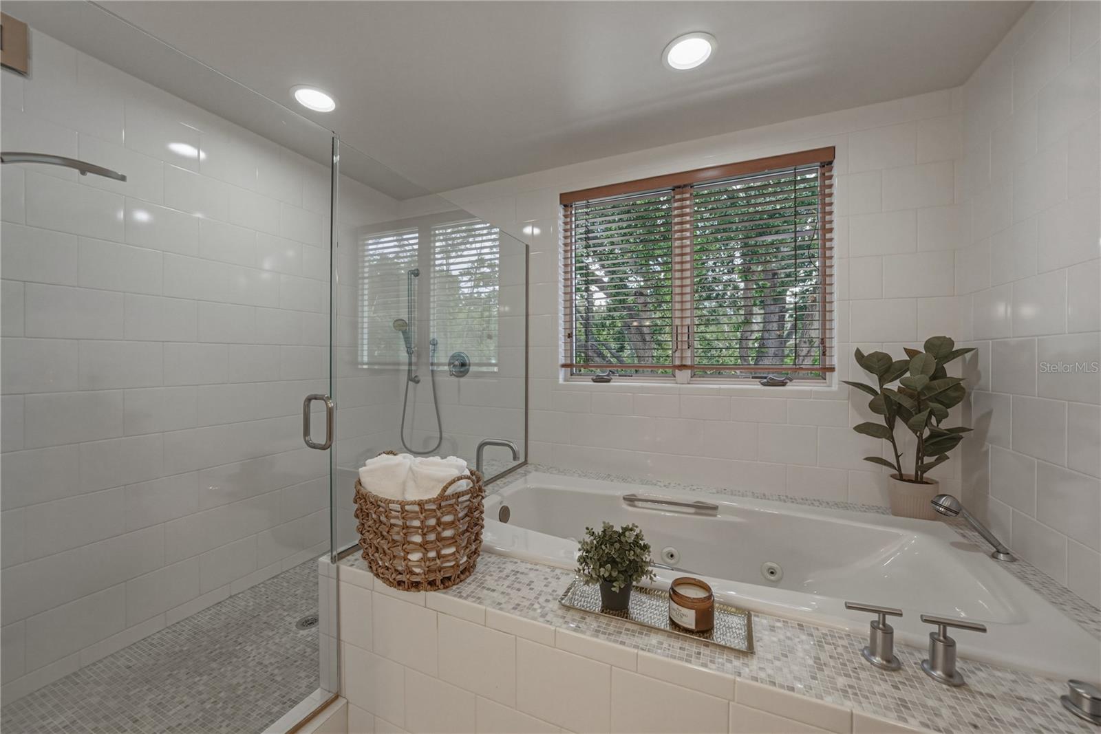 SNELL ISLE SHORES - Residential
