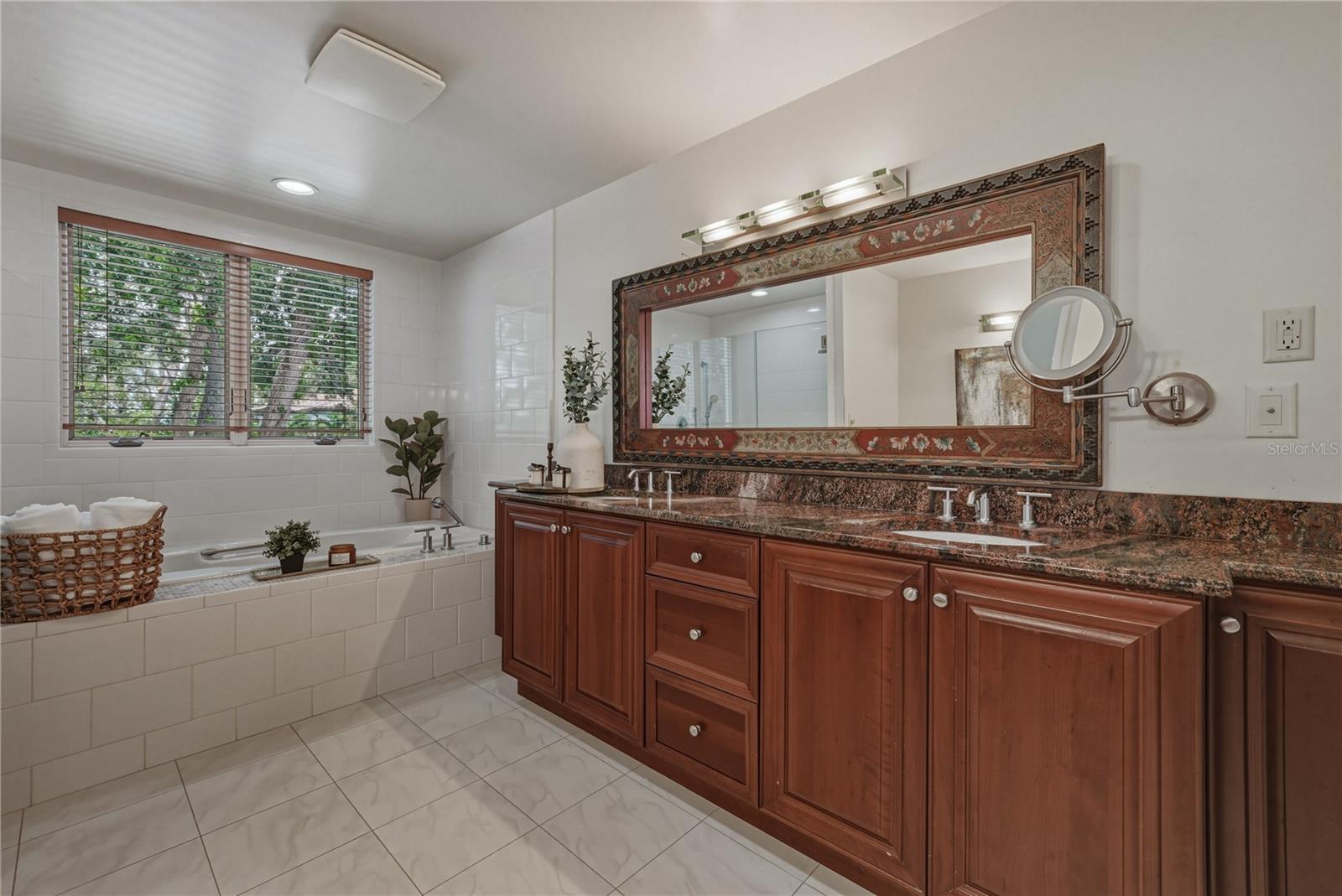 SNELL ISLE SHORES - Residential