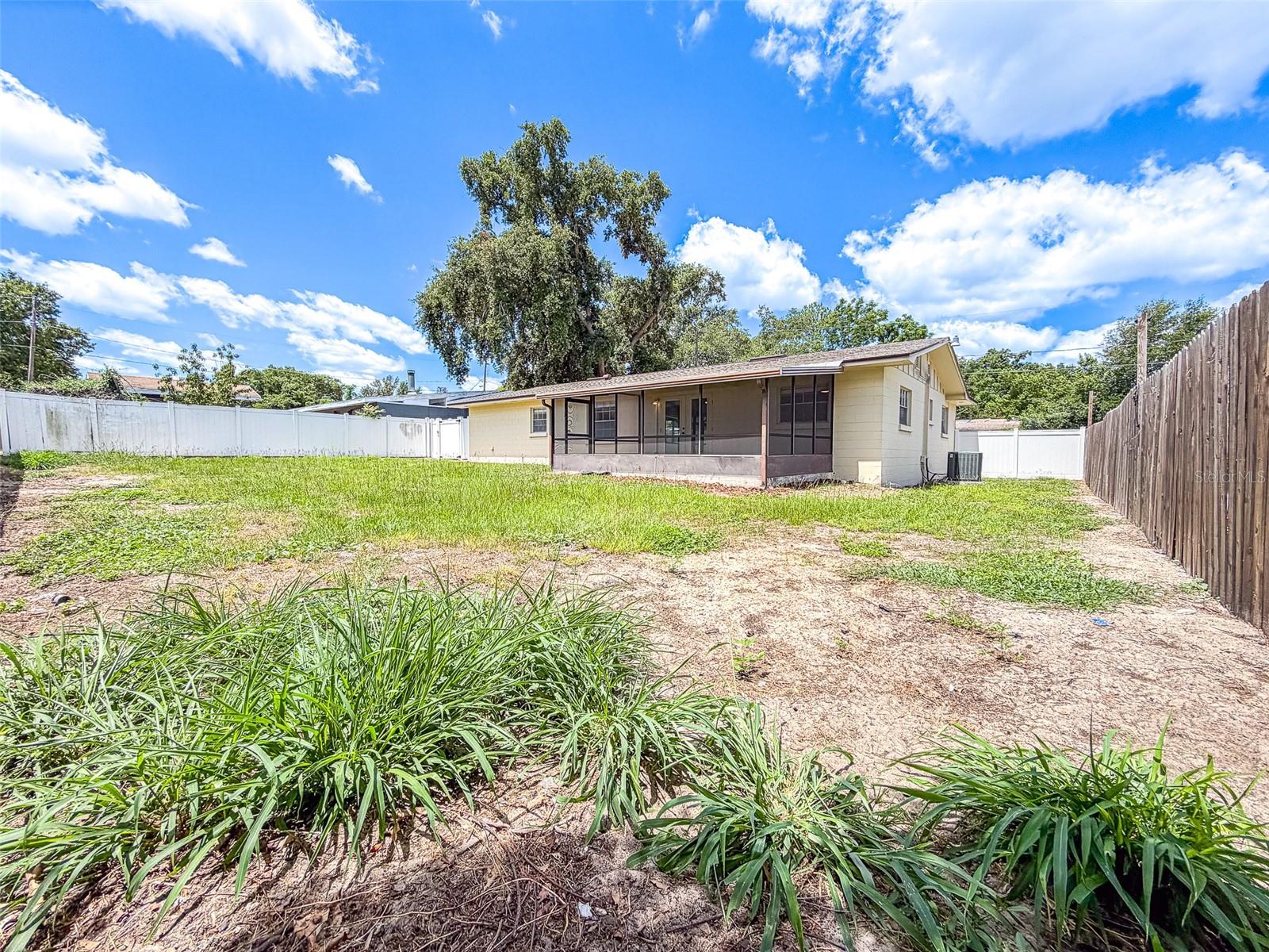 HILLS LAKE ELBERT - Residential