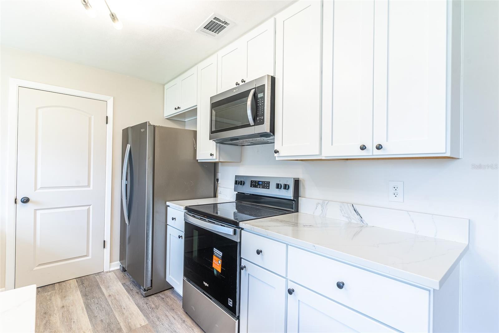 HILLS LAKE ELBERT - Residential