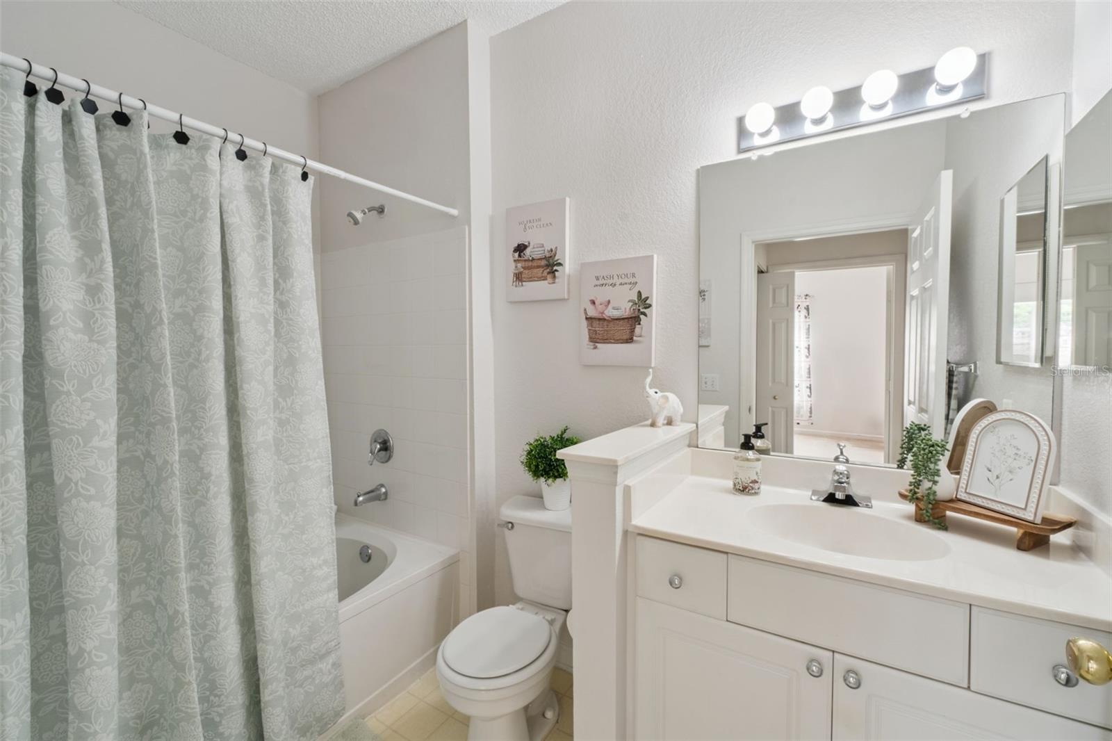ARBOR LAKES A CONDO - Residential