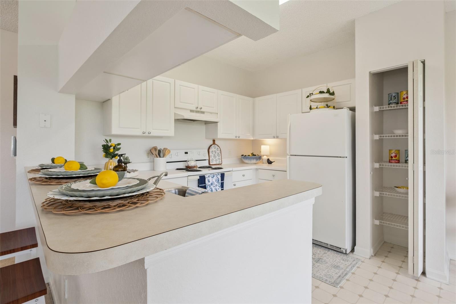 ARBOR LAKES A CONDO - Residential