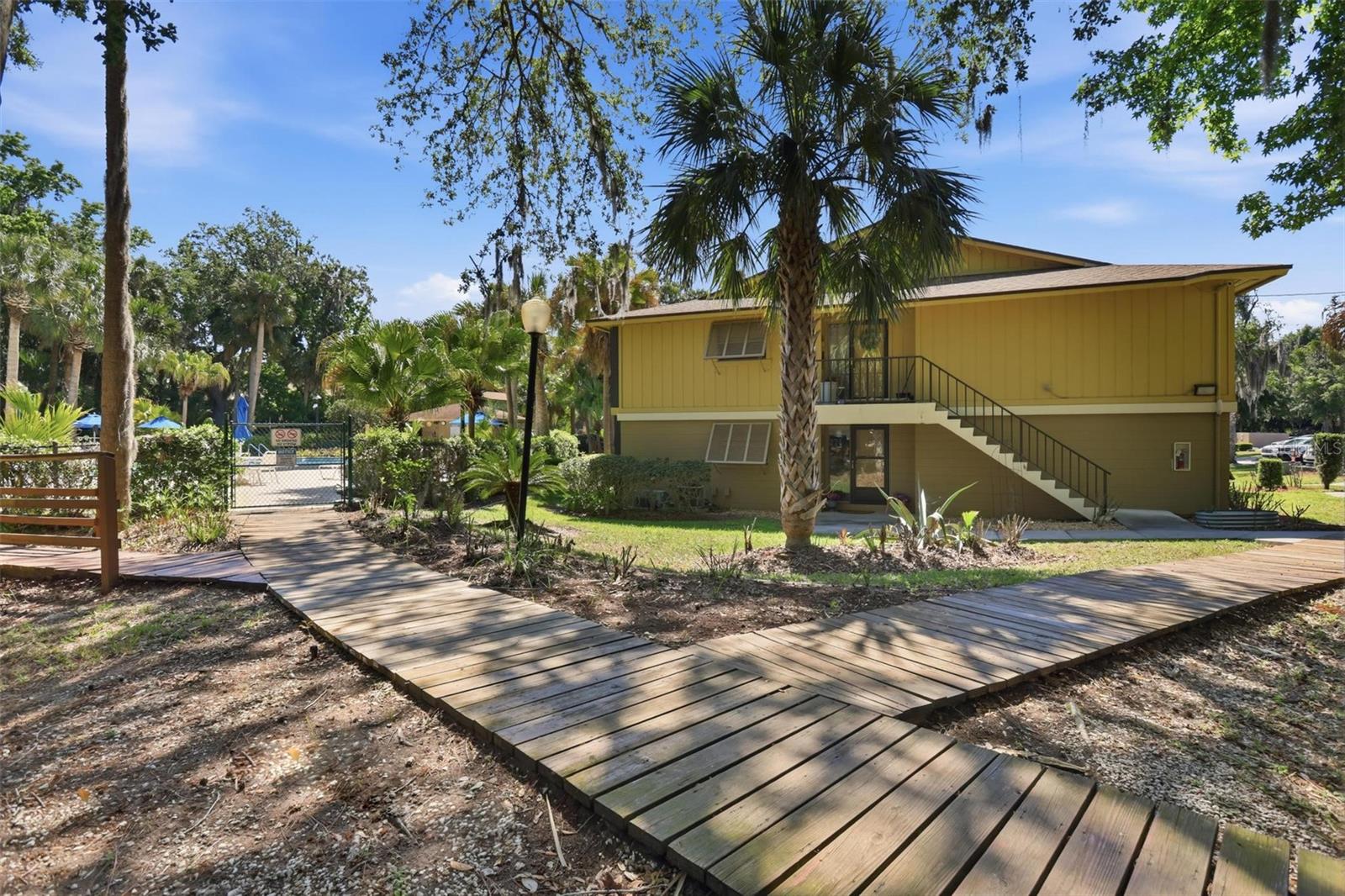 LAKESIDE CONDO APTS - Residential