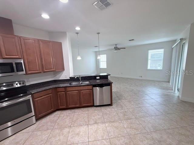 SUMMERPORT - Residential Lease