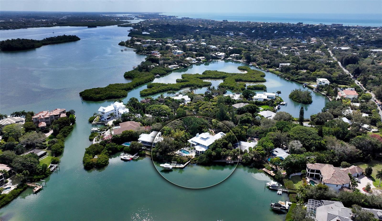 COCOANUT BAYOU - Residential